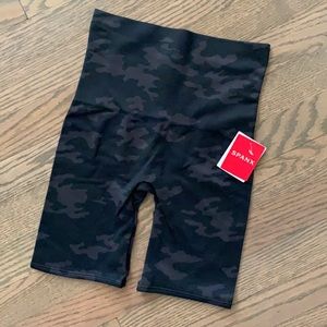 Spanx camo bike shorts NWT size S